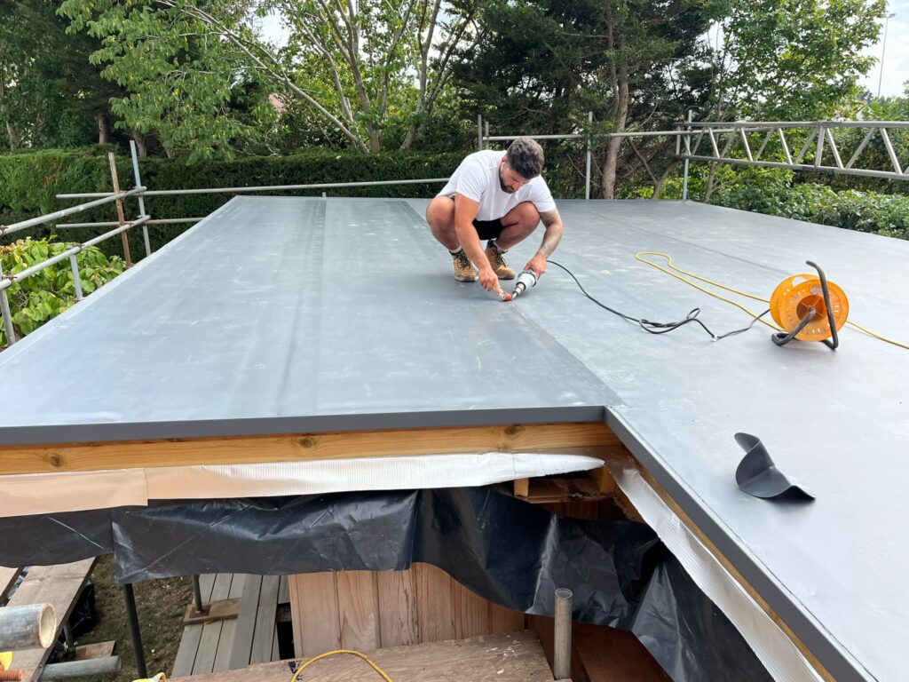 Single Ply Roofpro membrane hot air welded for seamless sheets and corner details